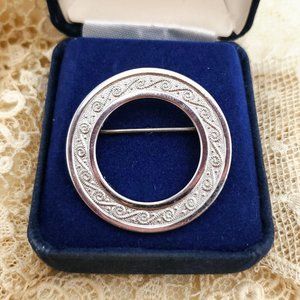 Vintage Minimalist Silver Tone Brooch, O Shape Circle Shawl Pin, Cloak Scarf pin